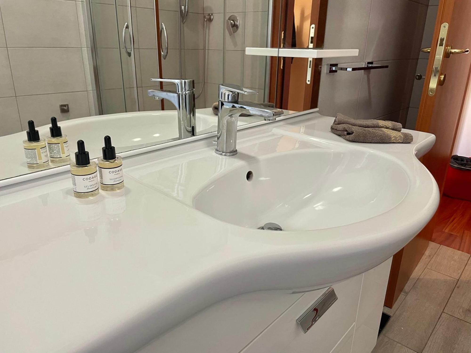 Lucens Domus Appartamento Roma Quartiere Trieste - Vicino Metro B1 - Zewnętrze zdjęcie
